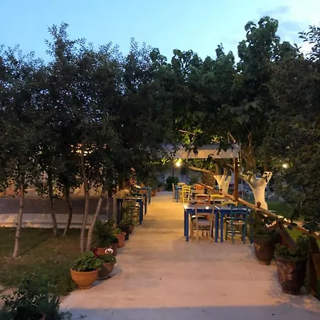 Gregory'S Village Plati Exterior photo